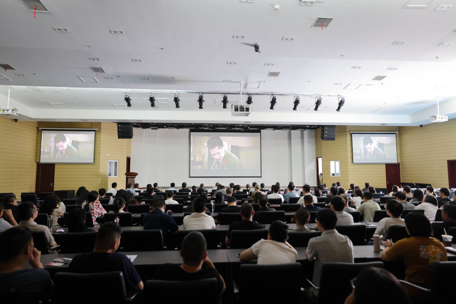 成检公司荣获国家级检测实验室称号